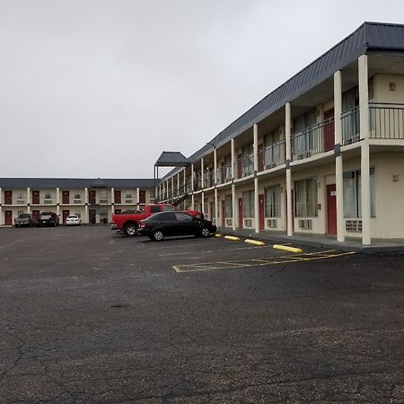 Knights Inn Midland Bagian luar foto