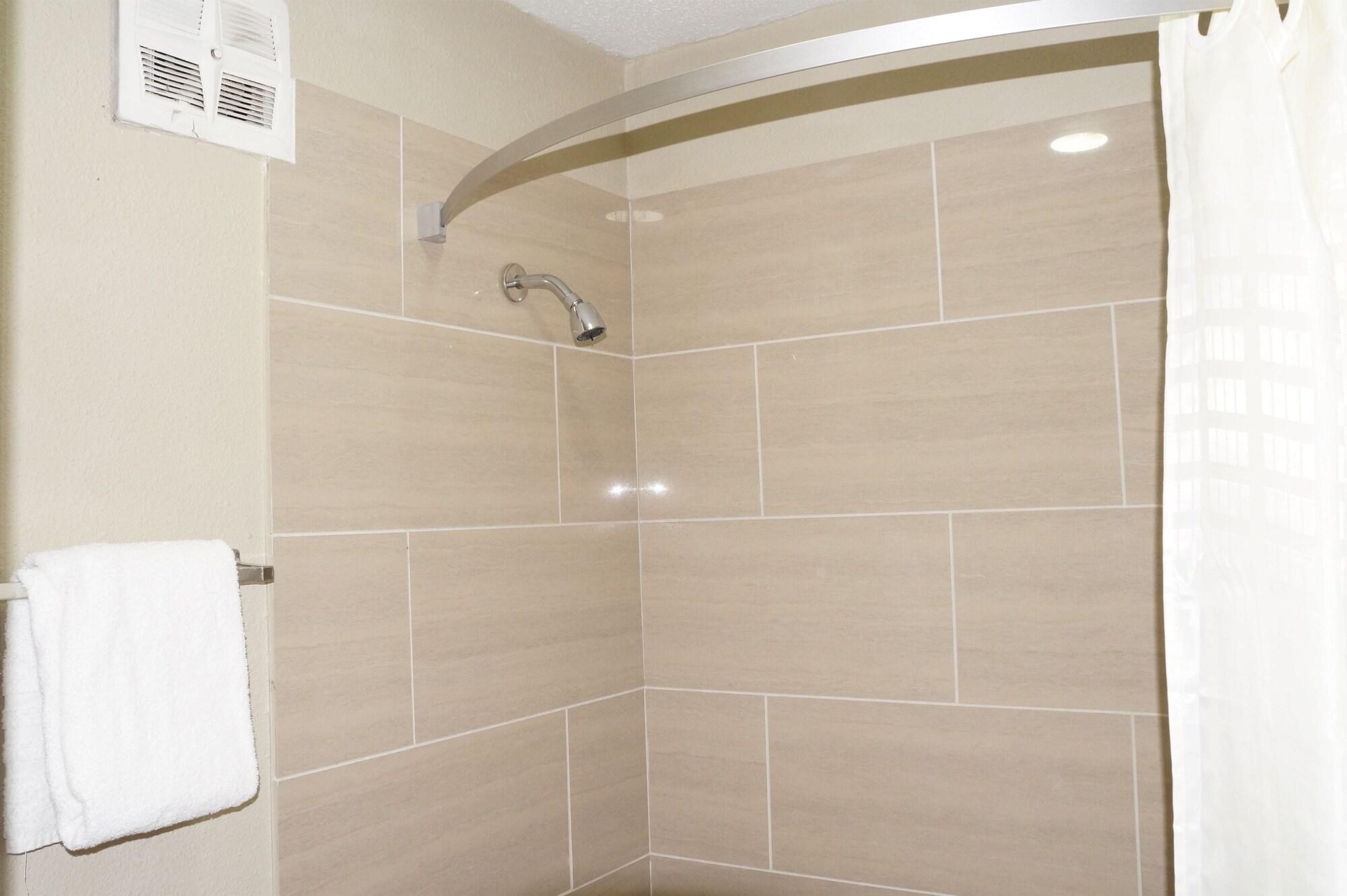 Knights Inn Midland Bagian luar foto