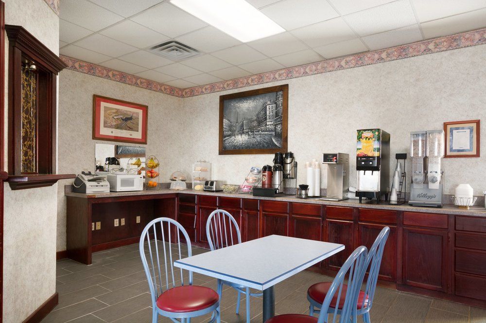 Knights Inn Midland Bagian luar foto